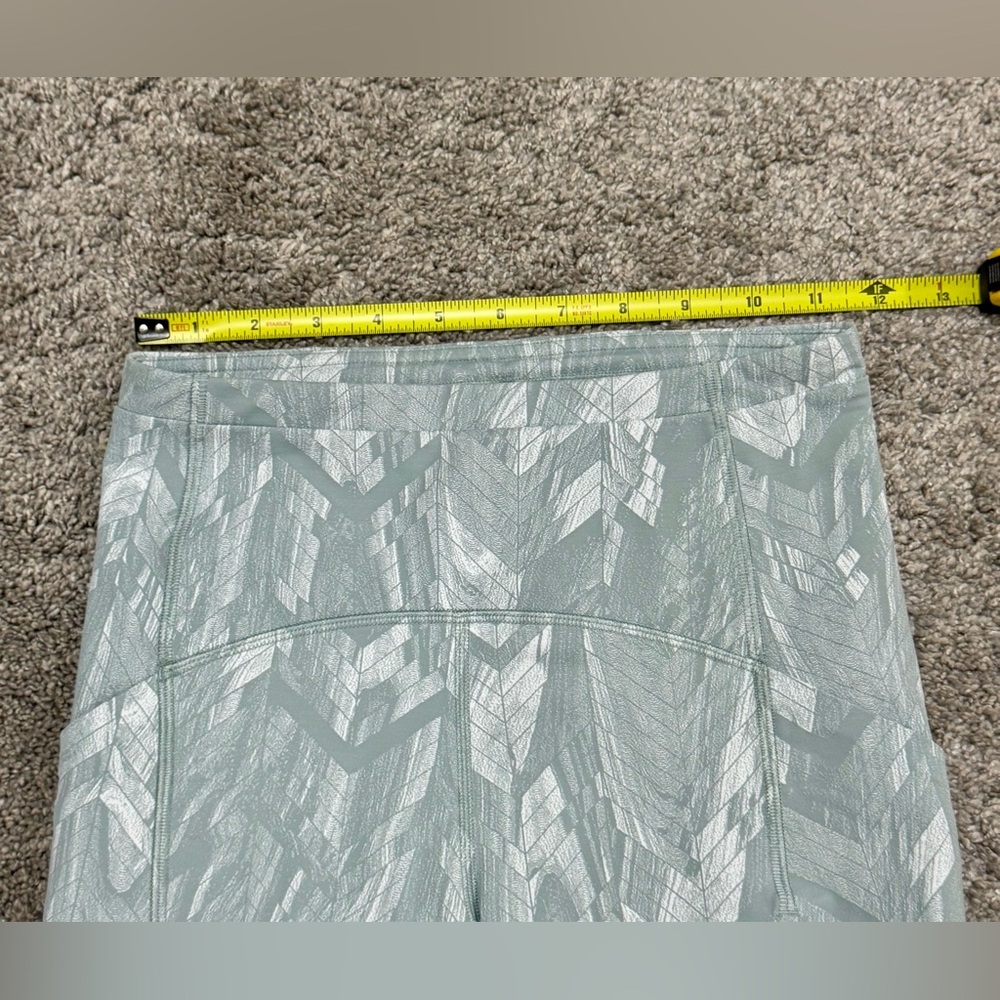 Lululemon Swift Speed HR short 8"-Sage green/blue/white-Size 4 - Picture 7 of 9